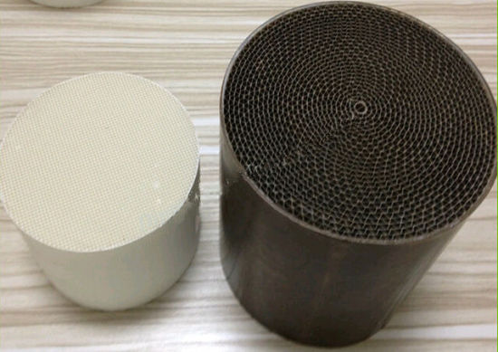 Auto System Metal/Ceramic Honeycomb Catalyst Catalytic Converter